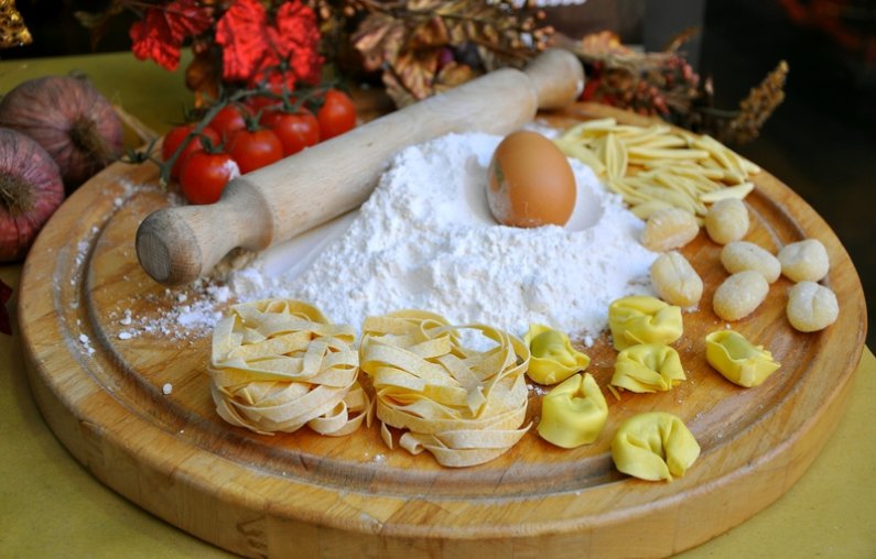 pasta making - Thanksgiving in Italy