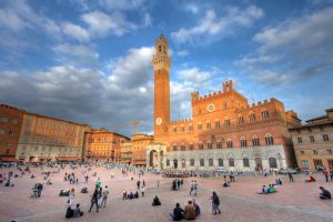 Piazza del Campo in Siena excursion