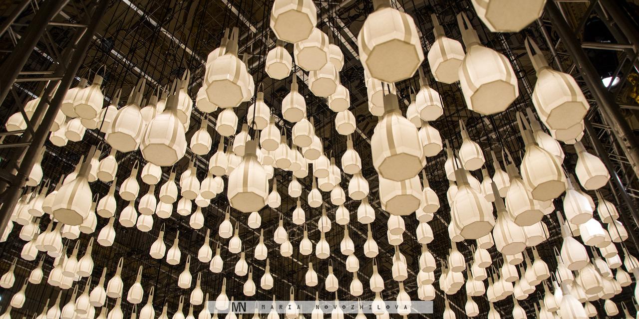 Endless Sky Made of Bright Lanterns at Objets Nomades by Louis Vuitton -  Cultural Italy