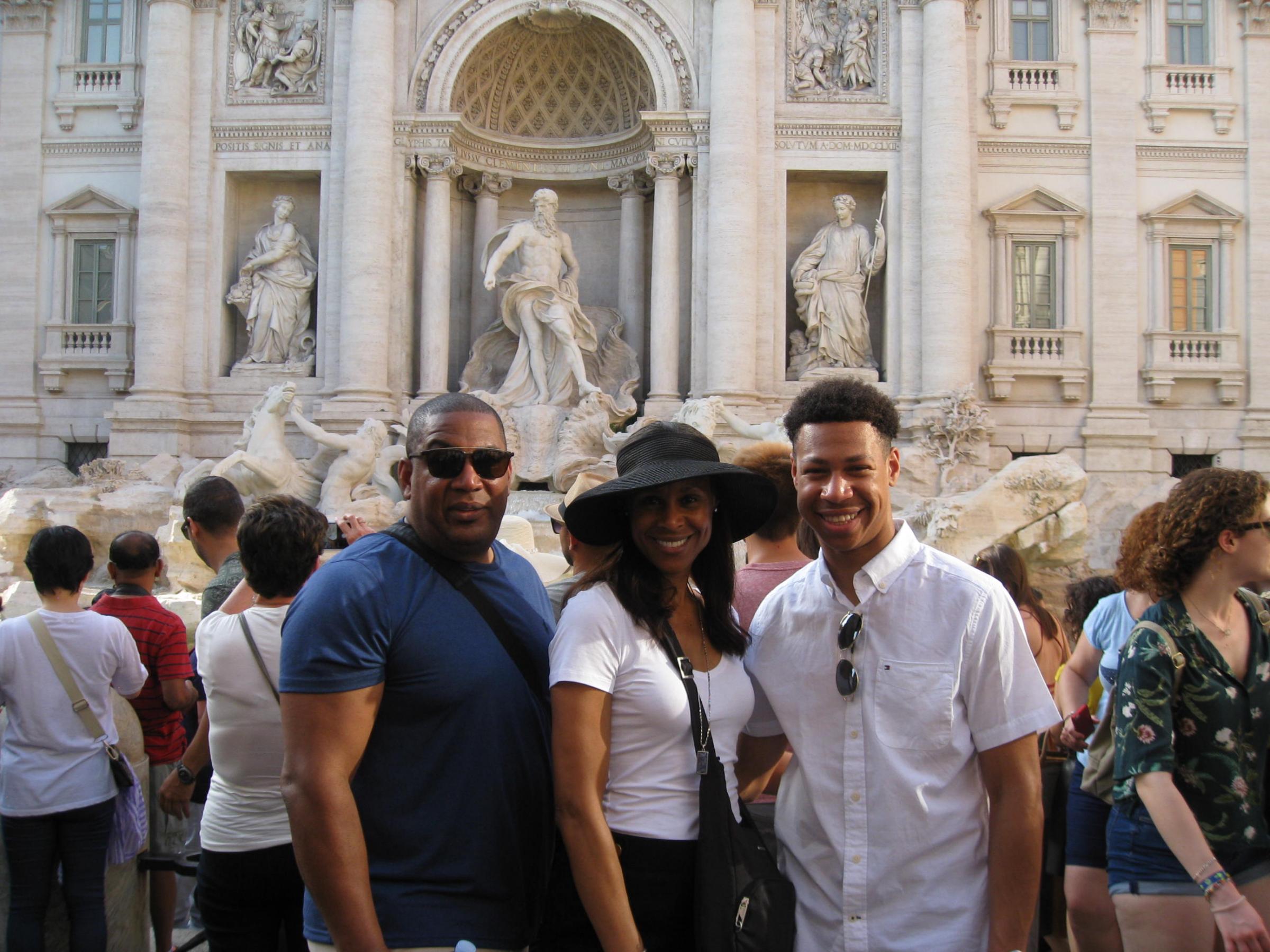Family traveling in Rome