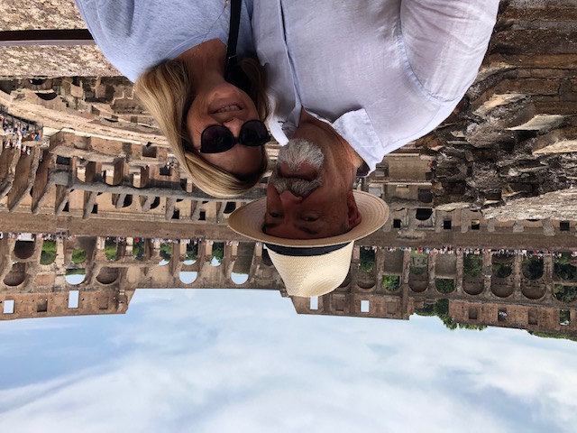 Couple visits Colosseum